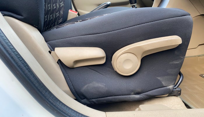 2016 Maruti Ciaz VXI+, Petrol, Manual, 95,901 km, Driver Side Adjustment Panel