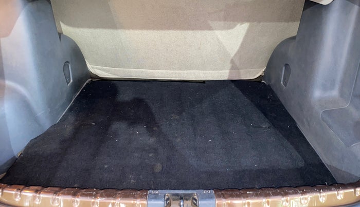 2013 Renault Duster RXL PETROL, Petrol, Manual, 59,188 km, Boot Inside