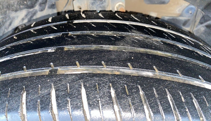 2013 Renault Duster RXL PETROL, Petrol, Manual, 59,188 km, Right Front Tyre Tread