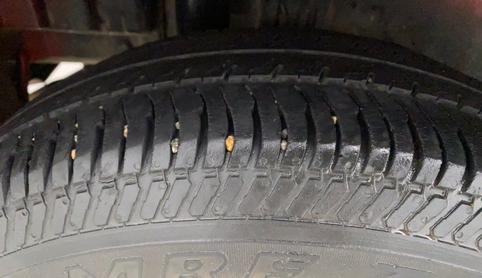 2016 Maruti Swift VXI, Petrol, Manual, 42,808 km, Right Rear Tyre Tread