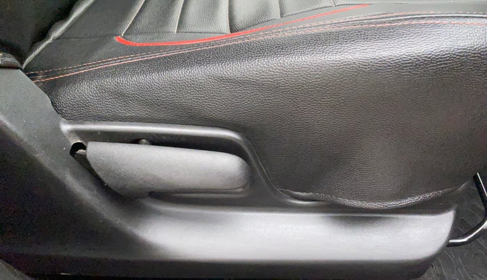 2016 Maruti Swift VXI, Petrol, Manual, 42,808 km, Driver Side Adjustment Panel