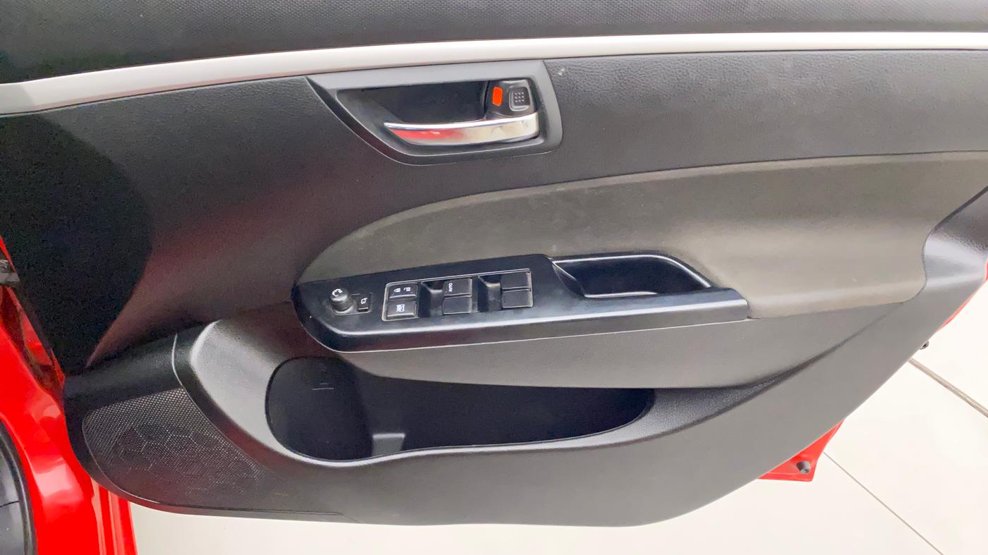 2016 Maruti Swift VXI, Petrol, Manual, 42,808 km, Driver Side Door Panels Control