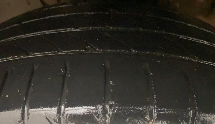 2018 Hyundai Elite i20 ASTA 1.2 (O), Petrol, Manual, 95,768 km, Left Front Tyre Tread