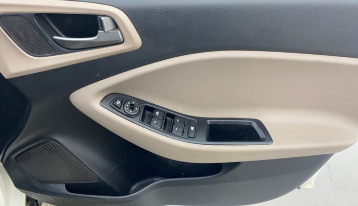 2018 Hyundai Elite i20 ASTA 1.2 (O), Petrol, Manual, 95,768 km, Driver Side Door Panels Control