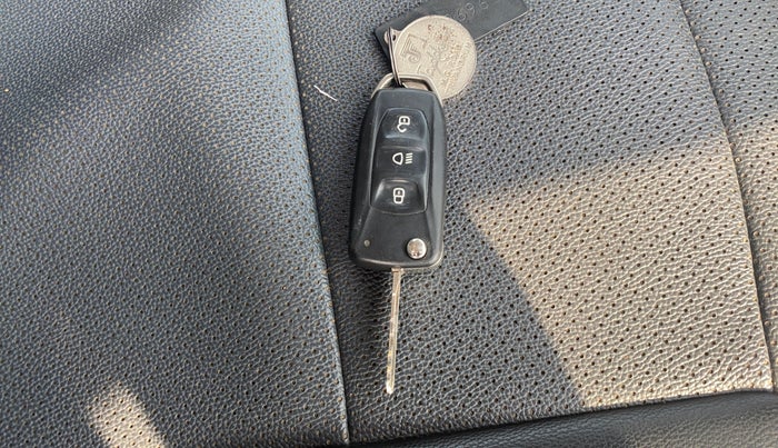2018 Tata Tiago XT PETROL, Petrol, Manual, 66,413 km, Key Close Up