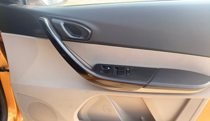 2018 Tata Tiago XT PETROL, Petrol, Manual, 66,413 km, Driver Side Door Panels Control