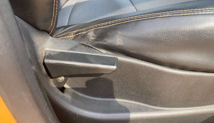 2018 Tata Tiago XT PETROL, Petrol, Manual, 66,413 km, Driver Side Adjustment Panel