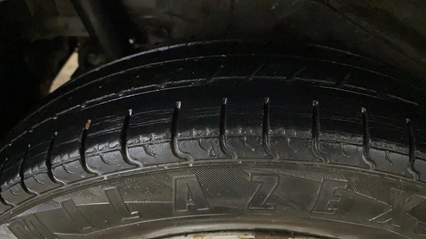 2017 Maruti Wagon R 1.0 LXI CNG, CNG, Manual, 71,612 km, Right Rear Tyre Tread
