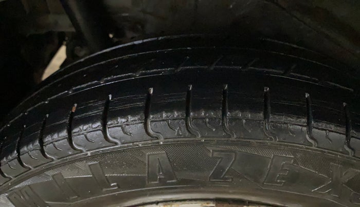 2017 Maruti Wagon R 1.0 LXI CNG, CNG, Manual, 71,489 km, Right Rear Tyre Tread