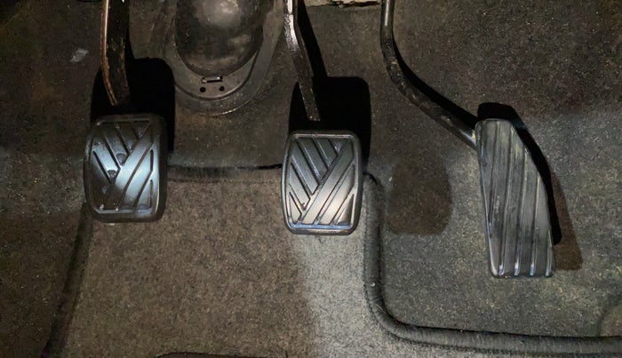 2017 Maruti Wagon R 1.0 LXI CNG, CNG, Manual, 71,489 km, Pedals