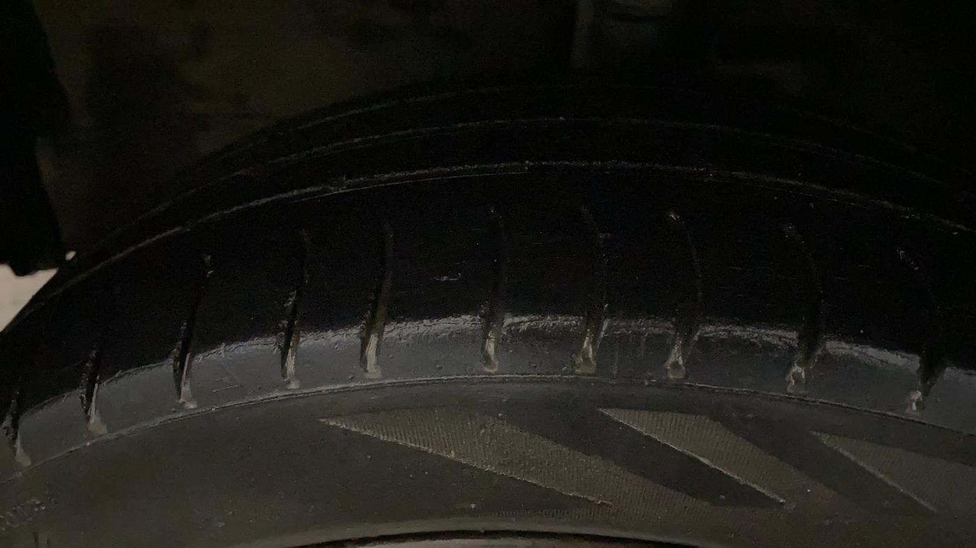2017 Maruti Wagon R 1.0 LXI CNG, CNG, Manual, 71,612 km, Left Front Tyre Tread