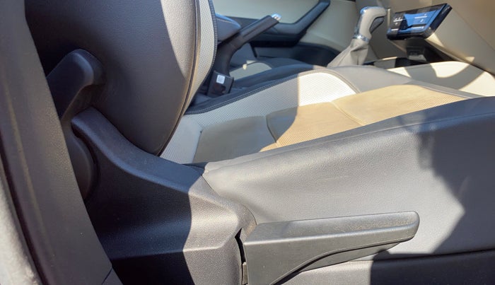 2022 Skoda SLAVIA STYLE 1.0L TSI AT, Petrol, Automatic, 20,469 km, Driver Side Adjustment Panel