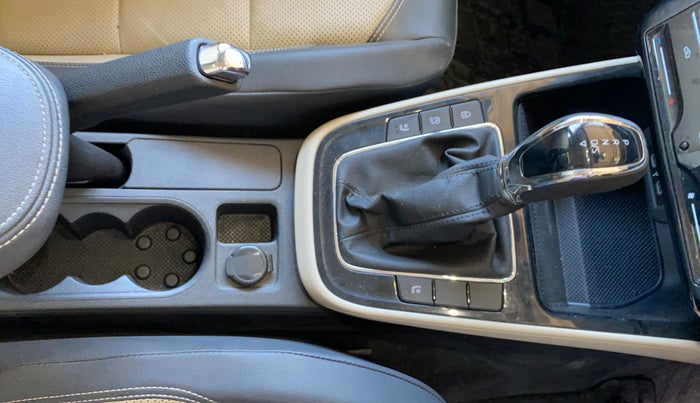 2022 Skoda SLAVIA STYLE 1.0L TSI AT, Petrol, Automatic, 20,469 km, Gear Lever