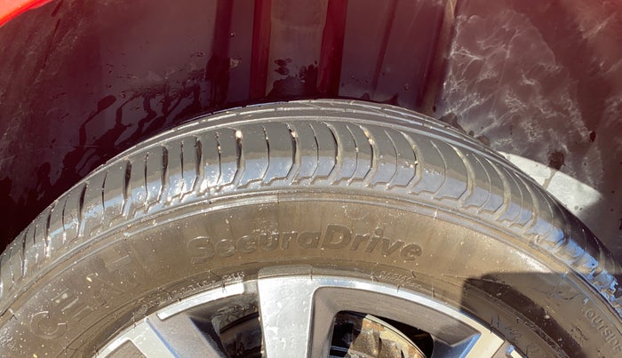 2022 Skoda SLAVIA STYLE 1.0L TSI AT, Petrol, Automatic, 20,469 km, Right Rear Tyre Tread