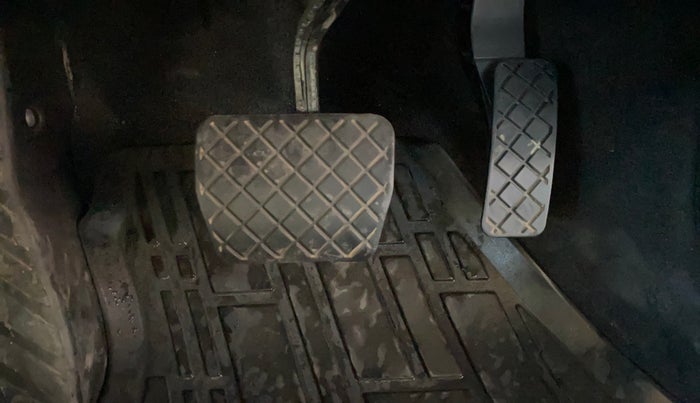 2022 Skoda SLAVIA STYLE 1.0L TSI AT, Petrol, Automatic, 20,469 km, Pedals