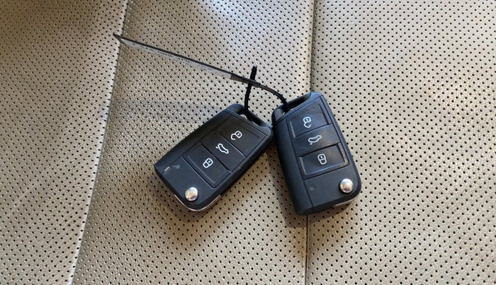 2022 Skoda SLAVIA STYLE 1.0L TSI AT, Petrol, Automatic, 20,469 km, Key Close Up