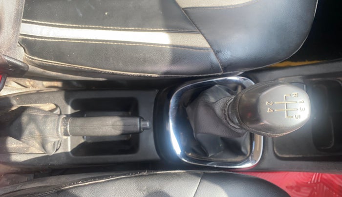 2017 Renault Kwid RXT 1.0 (O), CNG, Manual, 91,067 km, Gear Lever