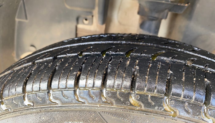 2017 Renault Kwid RXT 1.0 (O), CNG, Manual, 91,067 km, Left Front Tyre Tread