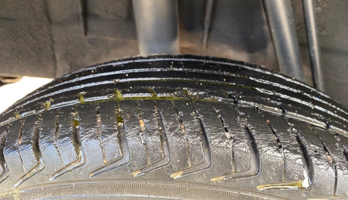 2017 Renault Kwid RXT 1.0 (O), CNG, Manual, 91,067 km, Right Rear Tyre Tread