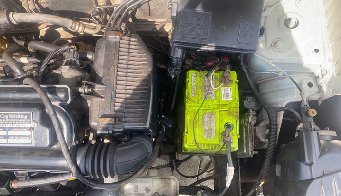 2017 Renault Kwid RXT 1.0 (O), CNG, Manual, 91,067 km, Engine View - Left