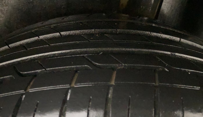 2022 Volkswagen TAIGUN HIGHLINE 1.0 TSI AT, Petrol, Automatic, 45,904 km, Left Rear Tyre Tread