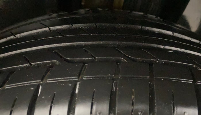 2022 Volkswagen TAIGUN HIGHLINE 1.0 TSI AT, Petrol, Automatic, 45,904 km, Right Rear Tyre Tread