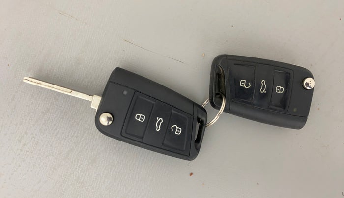 2022 Volkswagen TAIGUN HIGHLINE 1.0 TSI AT, Petrol, Automatic, 45,904 km, Key Close Up