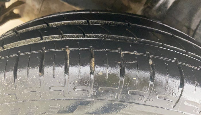 2022 Hyundai AURA S 1.2 CNG, CNG, Manual, 64,107 km, Right Rear Tyre Tread