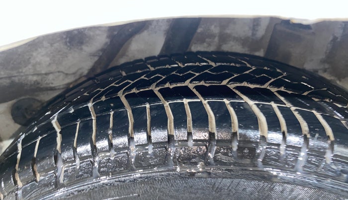 2014 Honda Amaze 1.2L I-VTEC E, Petrol, Manual, 86,135 km, Left Rear Tyre Tread