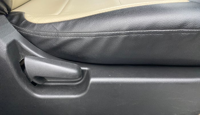 2016 Maruti Wagon R 1.0 VXI AMT, Petrol, Automatic, 58,760 km, Driver Side Adjustment Panel