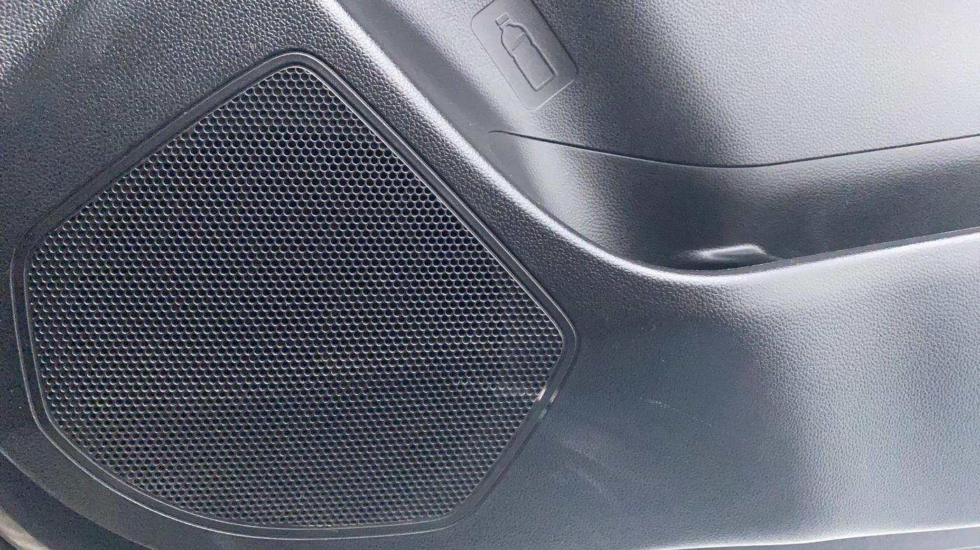 2019 Maruti Swift VXI D, Petrol, Manual, 10,056 km, Speaker