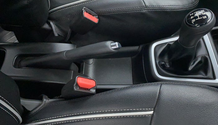 2019 Maruti Swift VXI D, Petrol, Manual, 10,056 km, Gear Lever