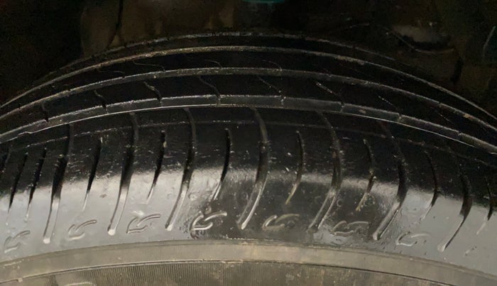 2023 Maruti BREZZA ZXI SMART HYBRID , Petrol, Manual, 59,305 km, Right Front Tyre Tread