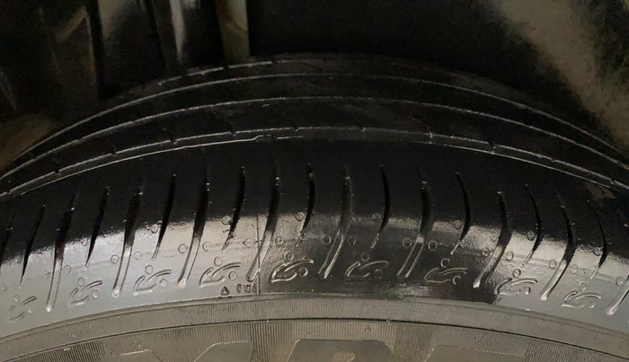 2023 Maruti BREZZA ZXI SMART HYBRID , Petrol, Manual, 59,305 km, Right Rear Tyre Tread