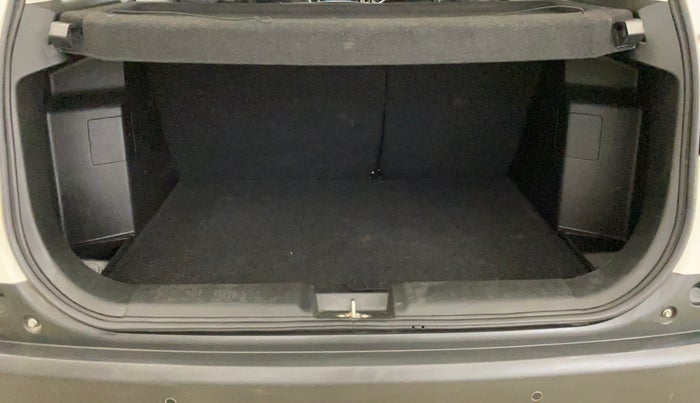 2023 Maruti BREZZA ZXI SMART HYBRID , Petrol, Manual, 59,305 km, Boot Inside