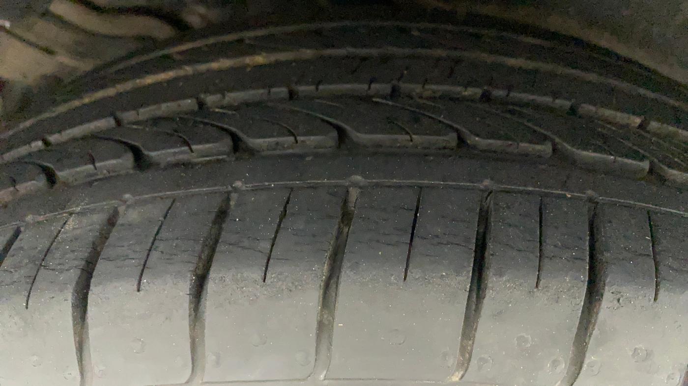 2012 Toyota Corolla Altis VL AT PETROL, Petrol, Automatic, 63,140 km, Left Rear Tyre Tread