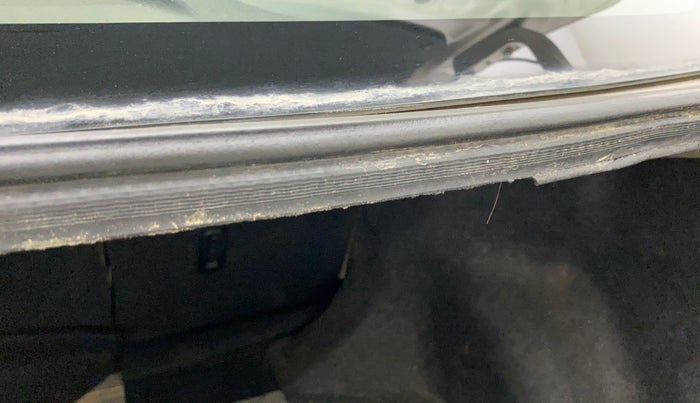 2012 Toyota Corolla Altis VL AT PETROL, Petrol, Automatic, 63,140 km, Dicky (Boot door) - Weather strip has minor damage