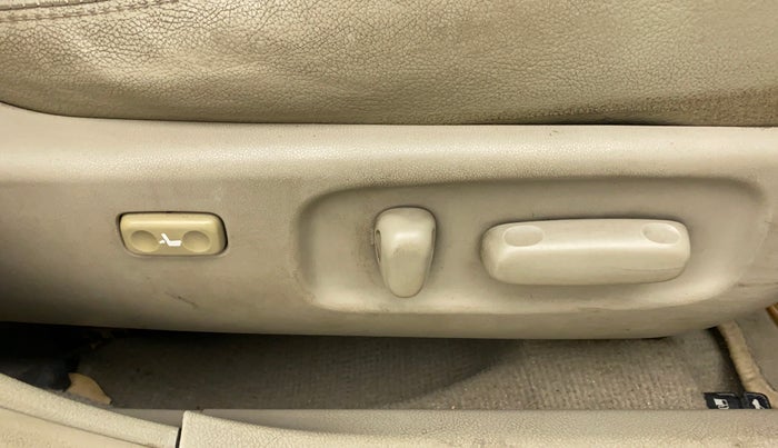 2012 Toyota Corolla Altis VL AT PETROL, Petrol, Automatic, 63,140 km, Driver seat - Seat adjuster makes minor noise