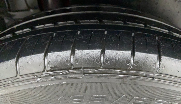 2014 Maruti Ertiga ZDI, Diesel, Manual, 95,541 km, Right Rear Tyre Tread
