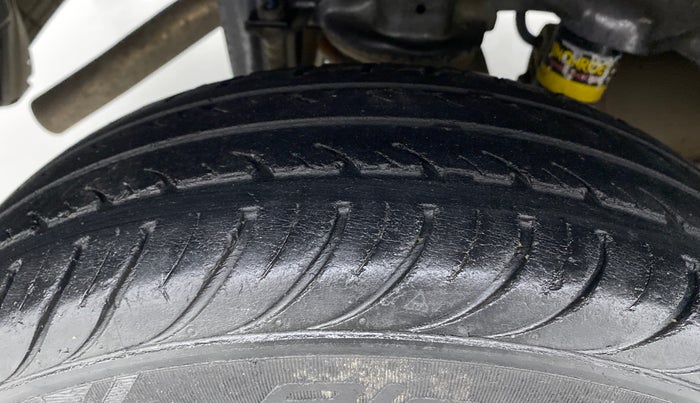 2017 Hyundai Eon ERA +, CNG, Manual, 92,549 km, Right Rear Tyre Tread