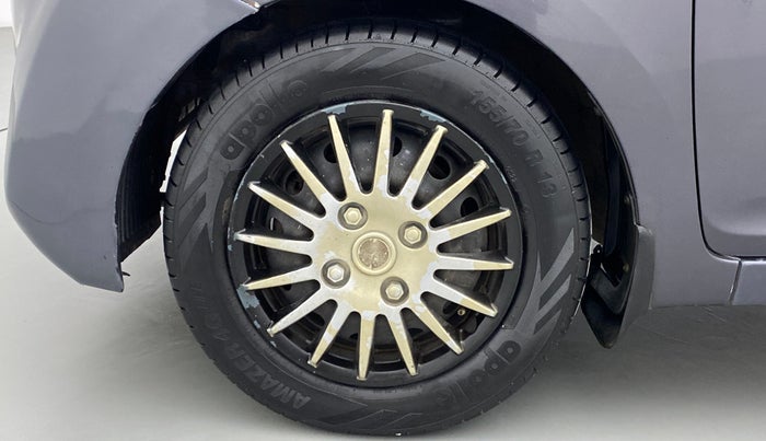 2017 Hyundai Eon ERA +, CNG, Manual, 92,549 km, Left Front Wheel