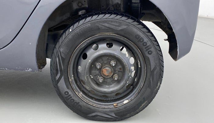 2017 Hyundai Eon ERA +, CNG, Manual, 92,549 km, Left Rear Wheel