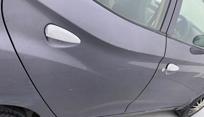2017 Hyundai Eon ERA +, CNG, Manual, 92,549 km, Right rear door - Minor scratches