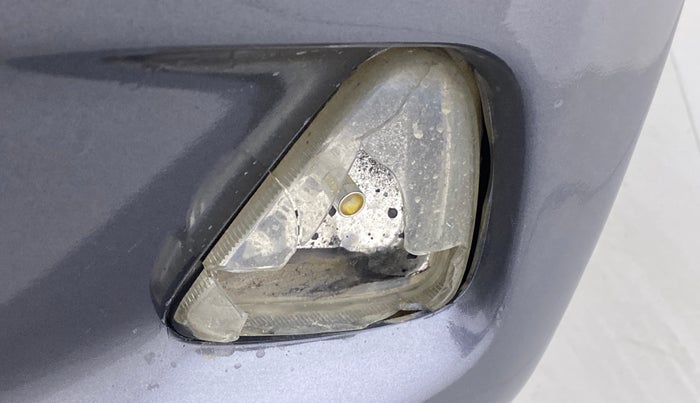 2017 Hyundai Eon ERA +, CNG, Manual, 92,549 km, Left fog light - Not working