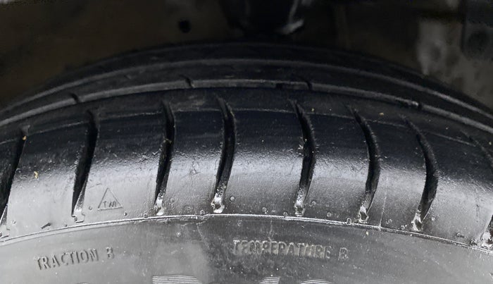 2017 Hyundai Eon ERA +, CNG, Manual, 92,549 km, Right Front Tyre Tread