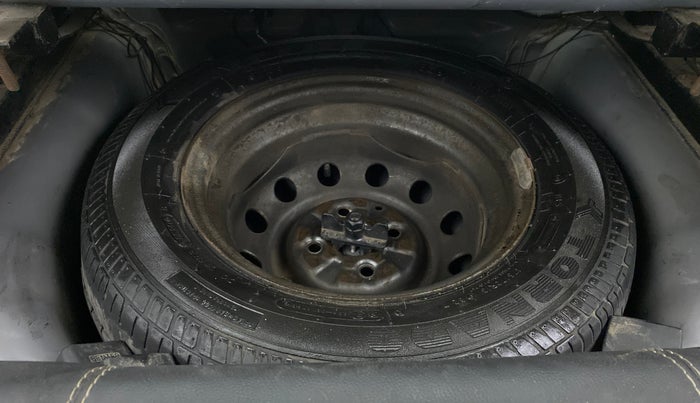 2017 Hyundai Eon ERA +, CNG, Manual, 92,549 km, Spare Tyre