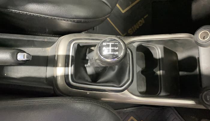 2019 Maruti IGNIS ZETA 1.2, Petrol, Manual, 78,853 km, Gear Lever