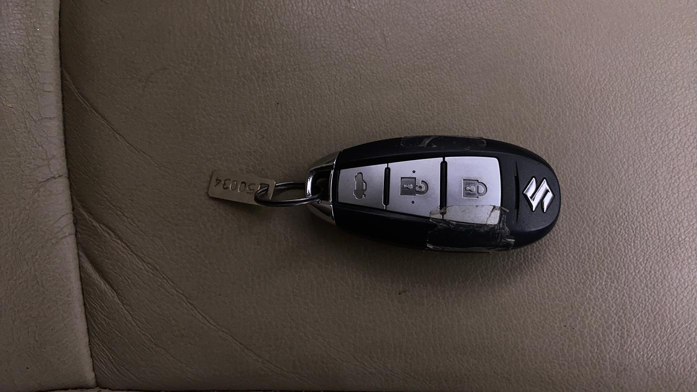 2019 Maruti Ciaz ALPHA 1.5 SHVS PETROL, Petrol, Manual, 40,966 km, Key Close Up
