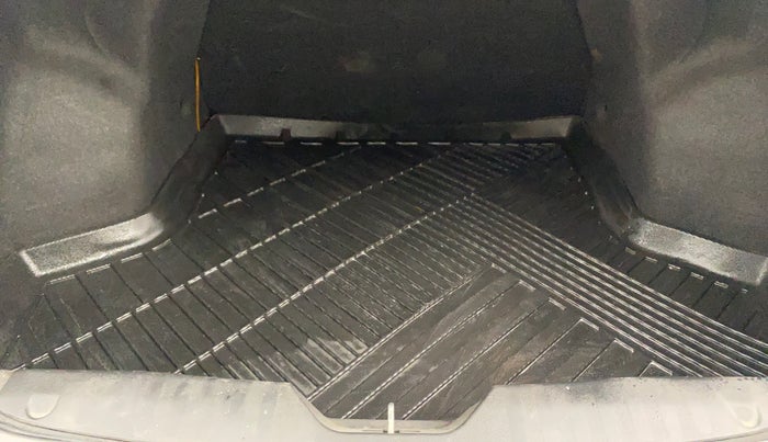 2019 Maruti Ciaz ALPHA 1.5 SHVS PETROL, Petrol, Manual, 40,966 km, Boot Inside