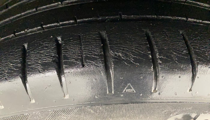 2019 Maruti Ciaz ALPHA 1.5 SHVS PETROL, Petrol, Manual, 40,966 km, Right Front Tyre Tread